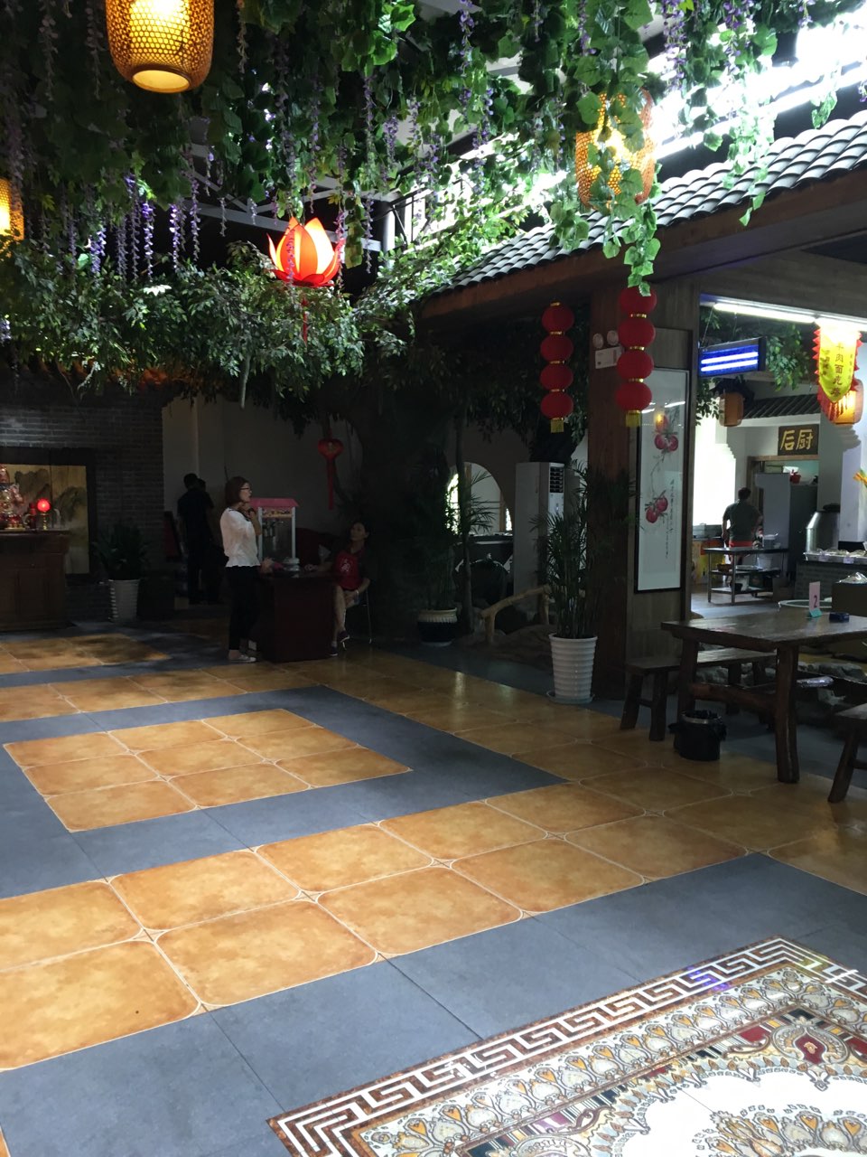 2019朱家村景观酒店美食餐厅,环境非常不错,强烈推荐.