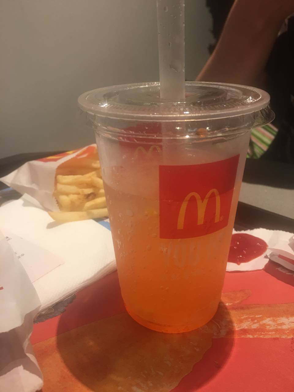 麦当劳(甜水园店)