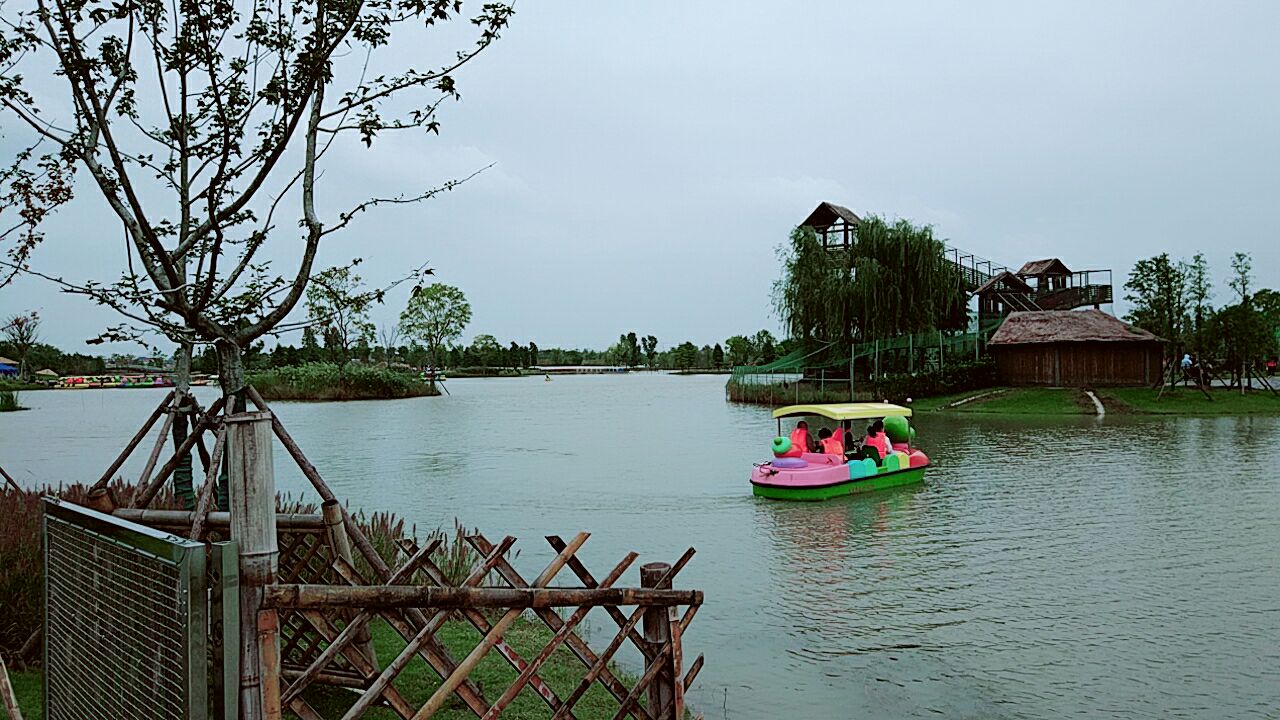 固城湖水慢城