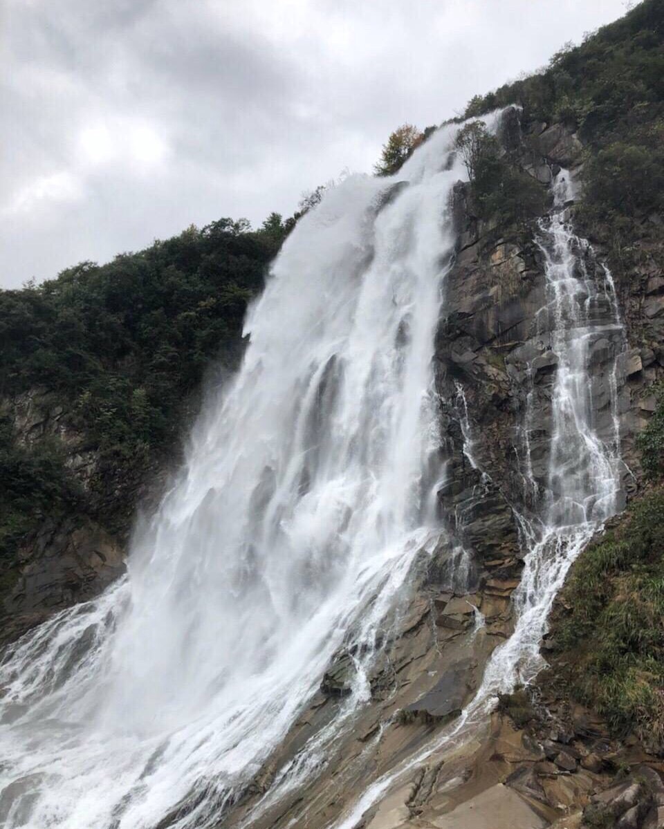 大别山彩虹瀑布