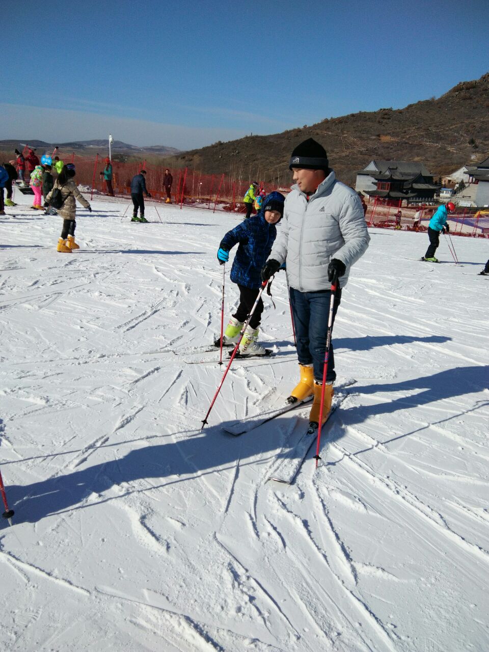 奥悦碾子山国际滑雪场