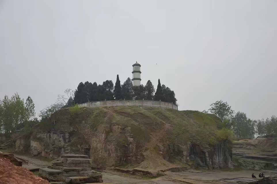 辉山烈士陵园