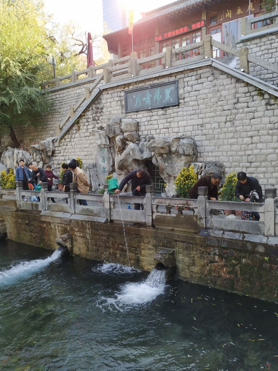 黑虎泉旅游景点攻略图