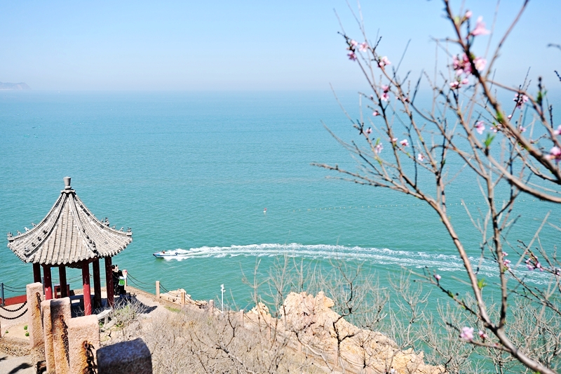 弥陀寺,人间仙境坊,龙王宫等杂七杂八的小景点,走到最后是蓬莱阁主楼