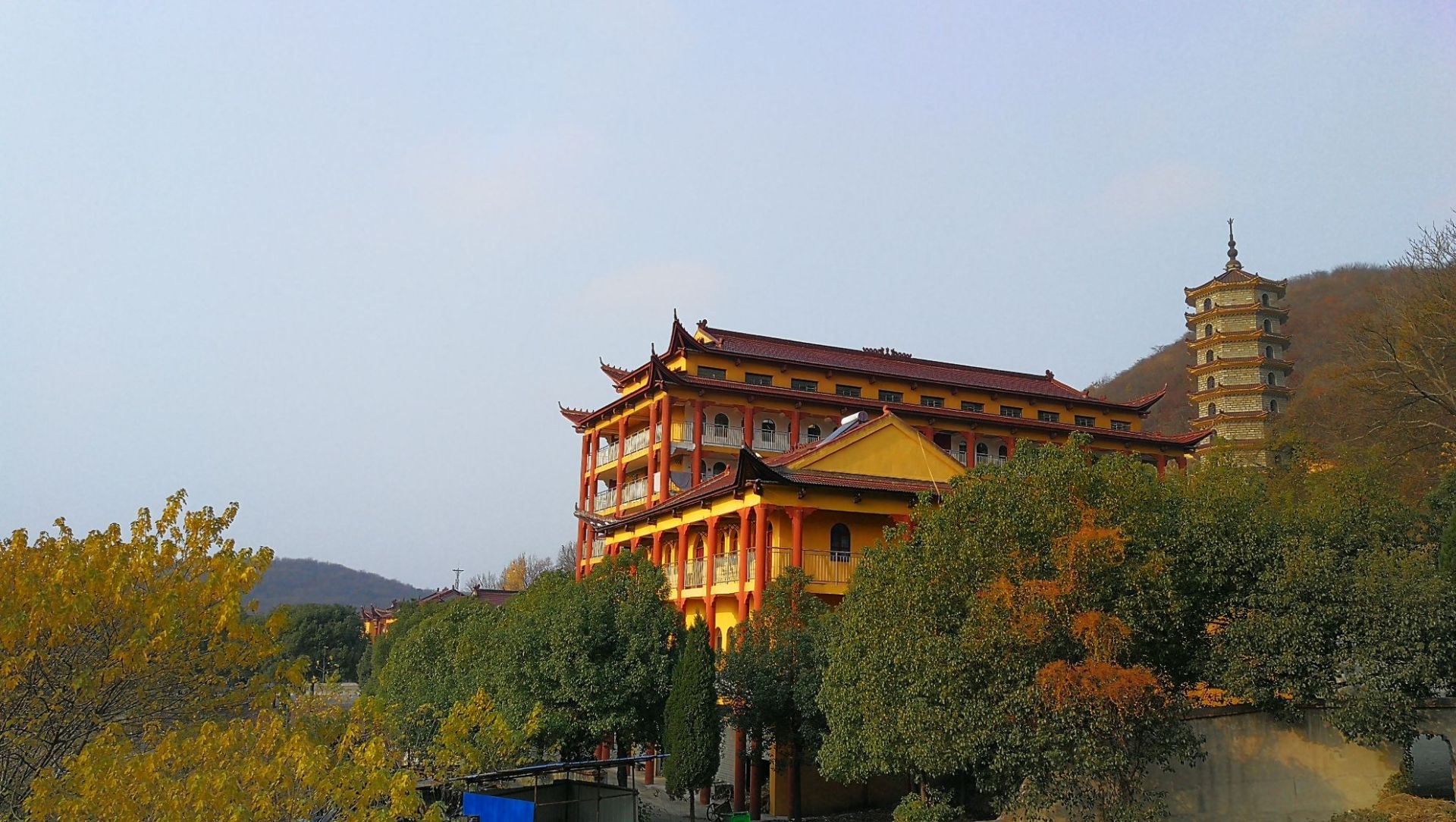 
褒禅山风景区地处含山县城以北7.