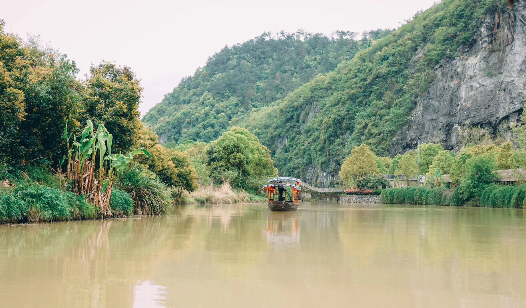 【携程攻略】桐庐红石湾景区景点,红石湾景区位于桐庐天目溪旁是一处