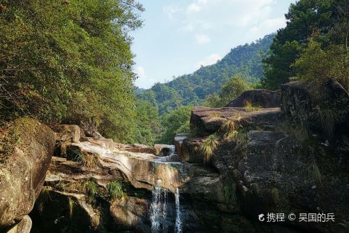 梧风洞风景区