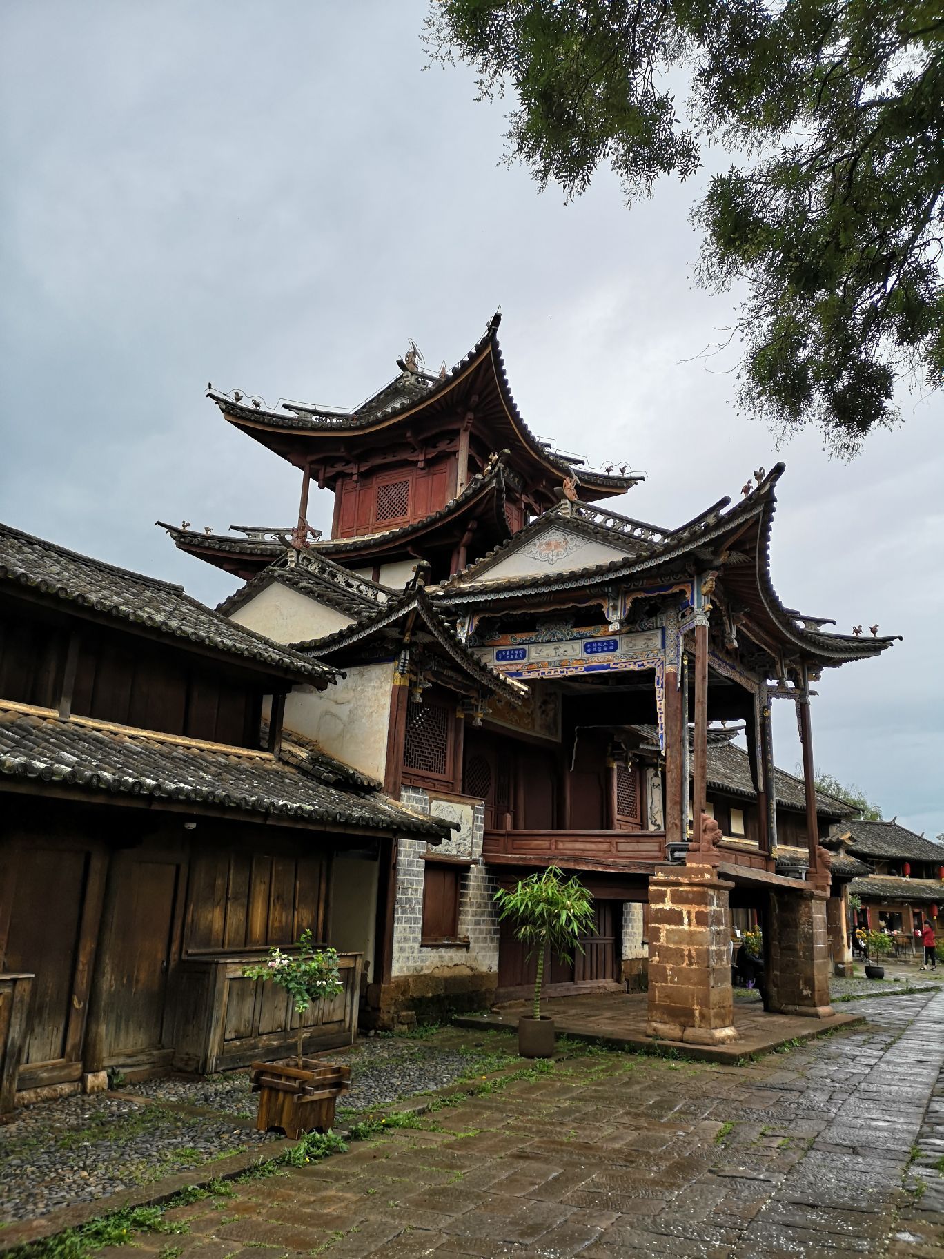 【携程攻略】剑川沙溪古镇景点,寺登街魁阁带戏台加村