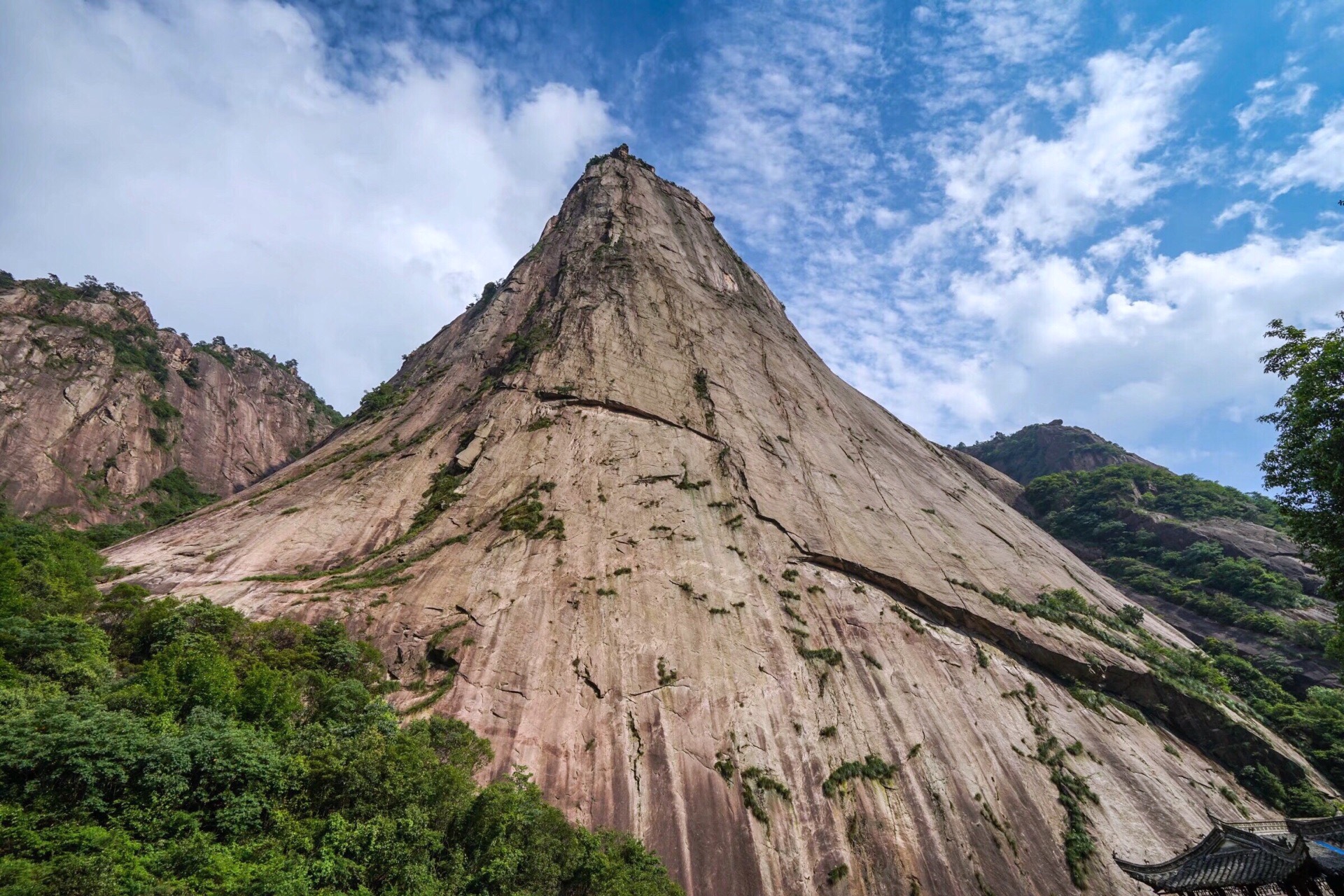 鄣山大峡谷