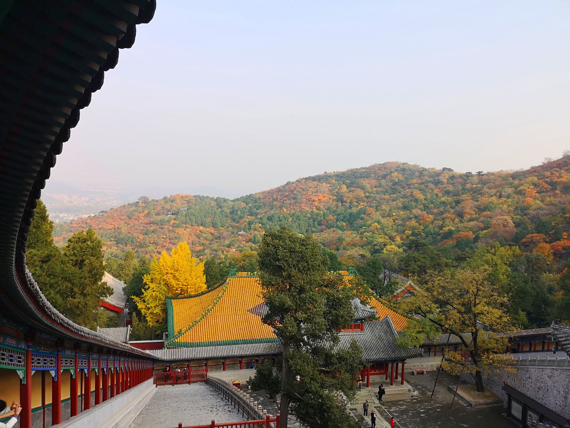 【携程攻略】北京香山寺遗址景点,坐在香山寺对面的"看云起"亭,看漫山