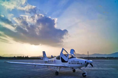 珠海莲洲通用机场空中自驾飞行体验