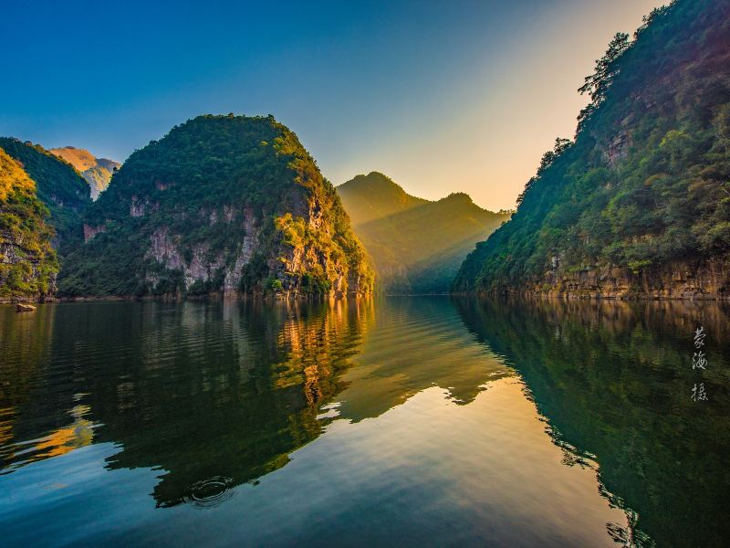 金秀圣堂湖生态旅游景区