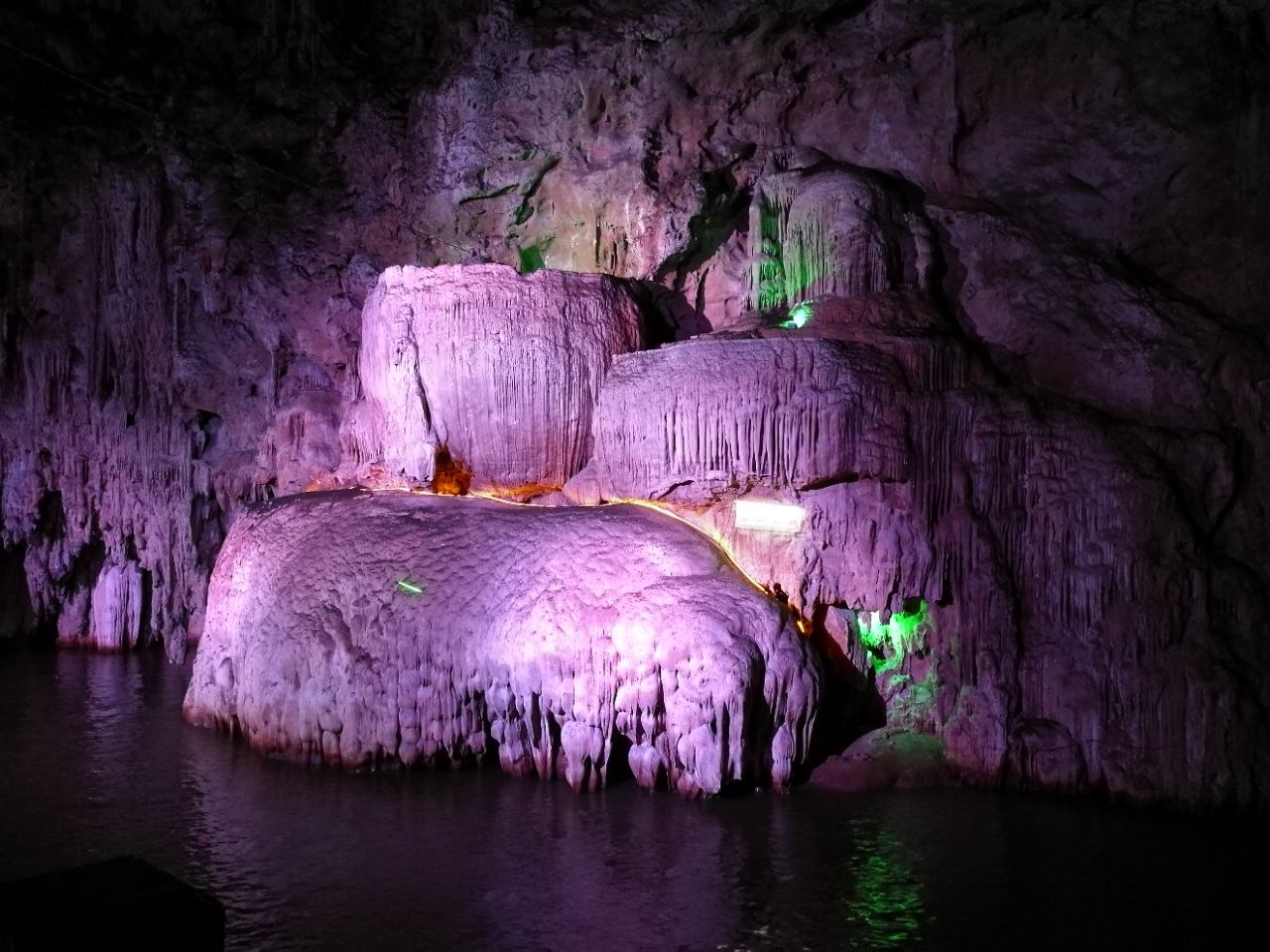 建水建水燕子洞好玩吗,建水建水燕子洞景点怎么样