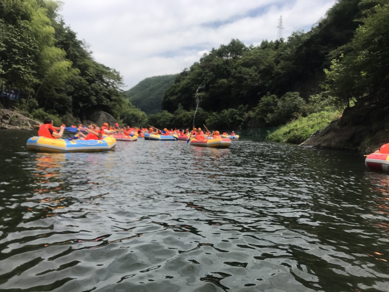 余姚四窗岩漂流好玩吗,余姚四窗岩漂流景点怎么样