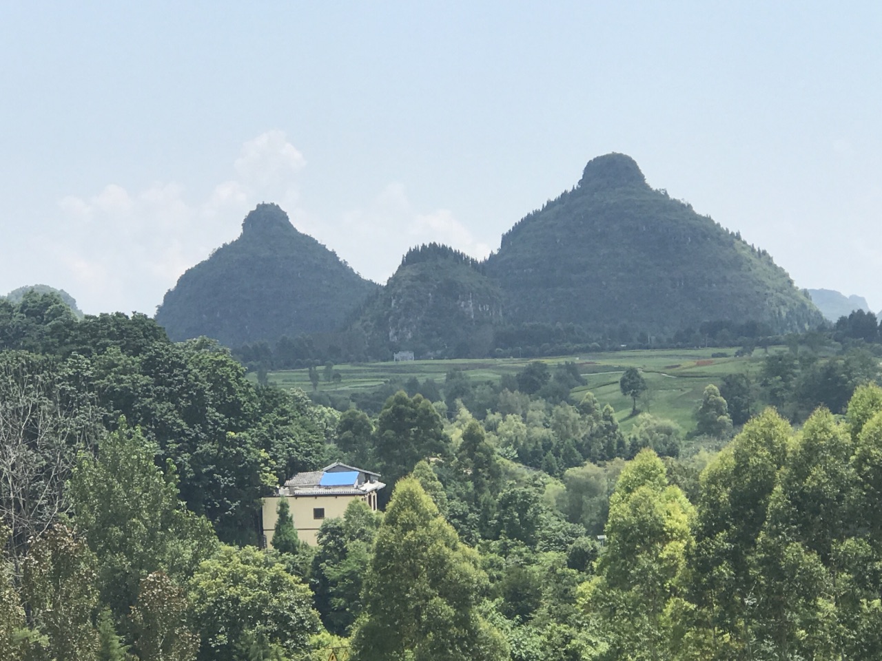 黔西南双乳峰景区