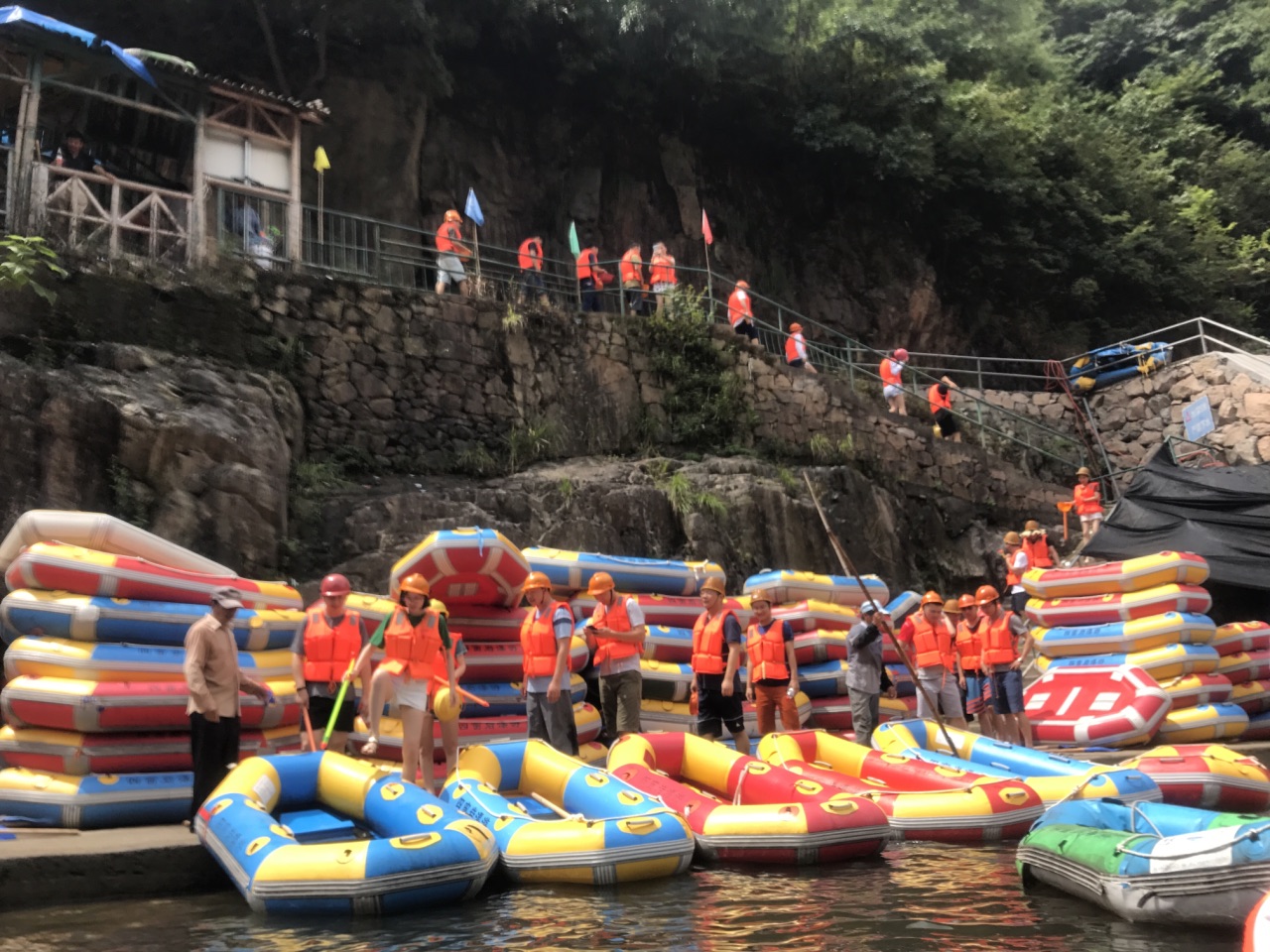 余姚四窗岩漂流好玩吗,余姚四窗岩漂流景点怎么样