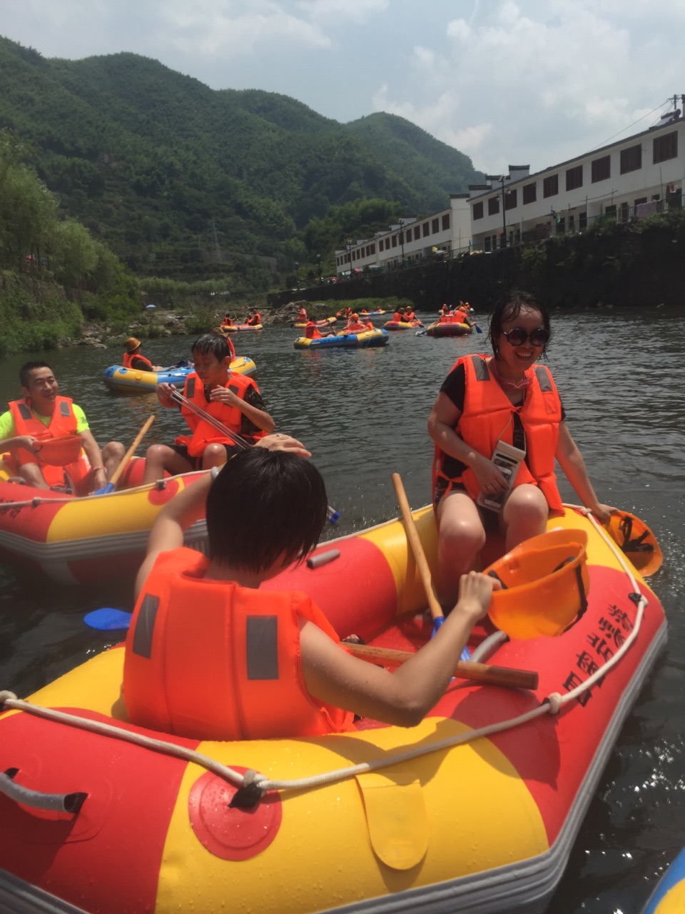 余姚四窗岩漂流好玩吗,余姚四窗岩漂流景点怎么样