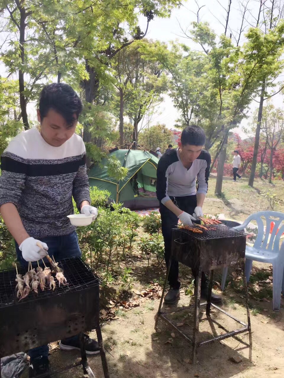 很不错,在携程上还便宜,景色也非常好,带着一群人去啬园烧烤,风和日