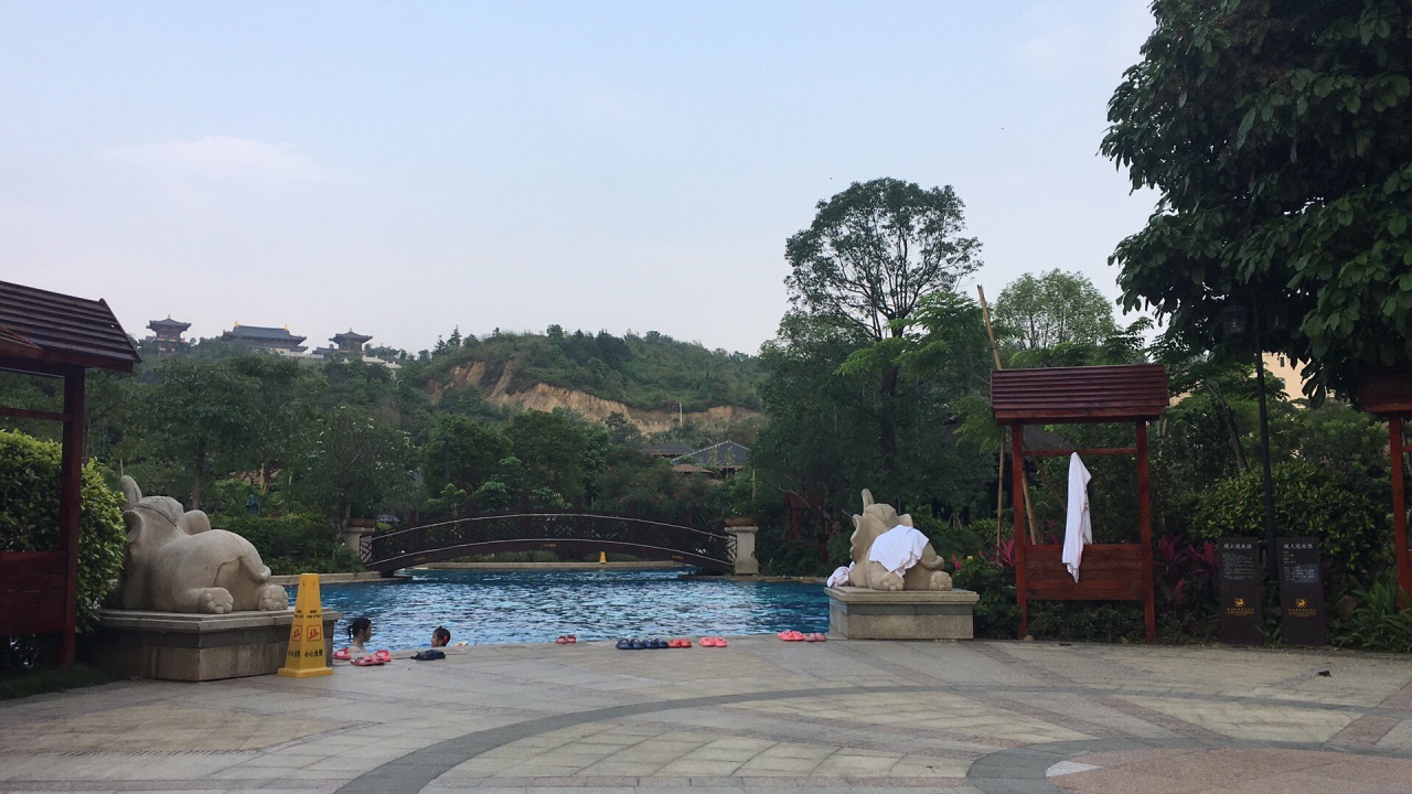 鹿湖温泉度假村