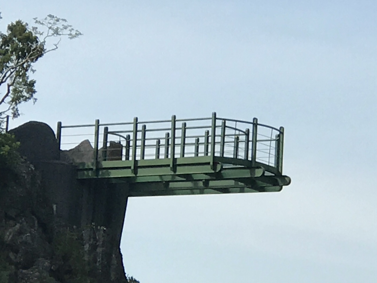 非常好的景,玻璃栈道风光秀丽,下山滑梯刺激 2017-05-15有用 ( 2)