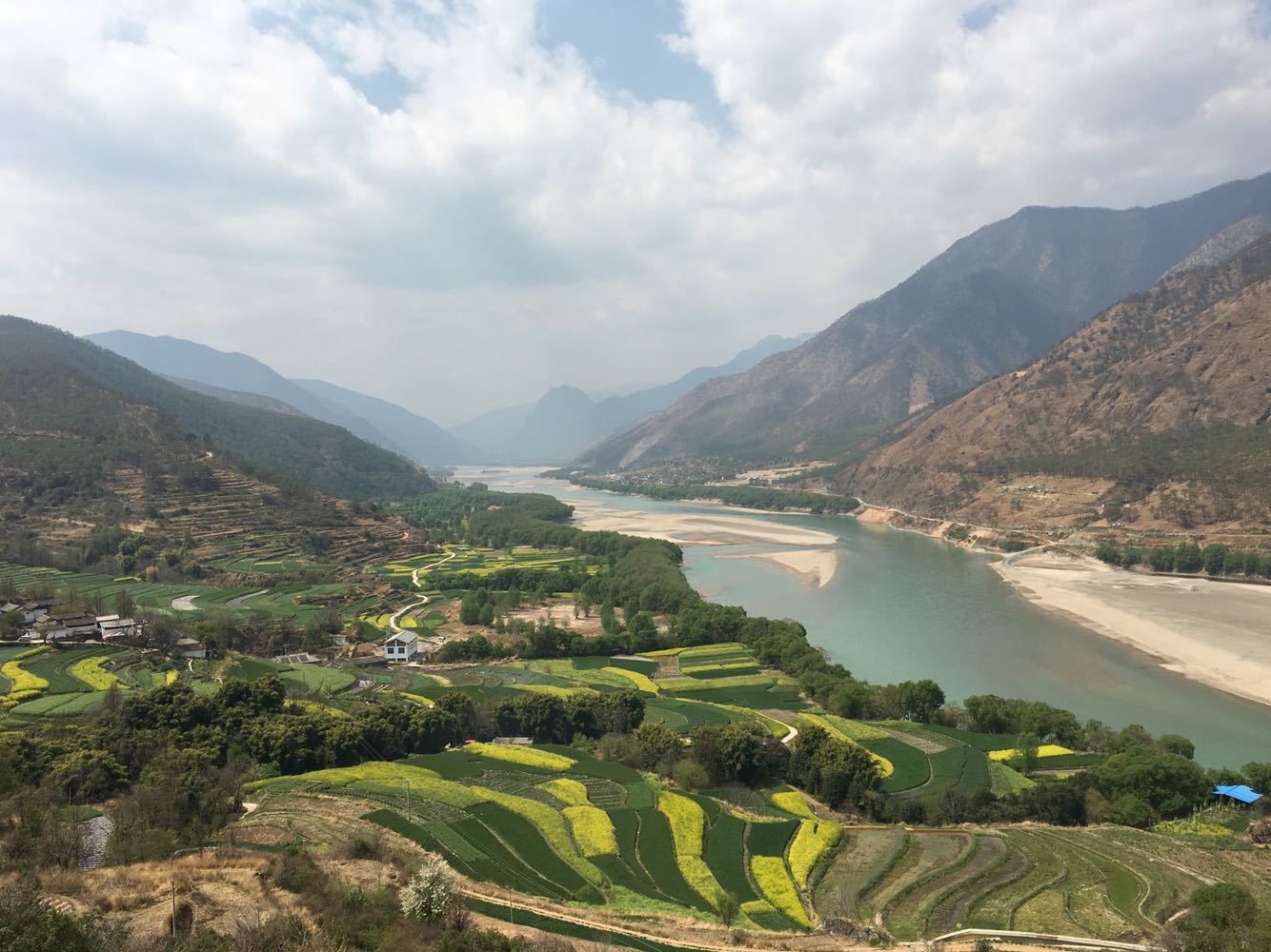 香格里拉虎跳峡 丽江三股水一日游【徒步探险/纳西田园风光/含电瓶车