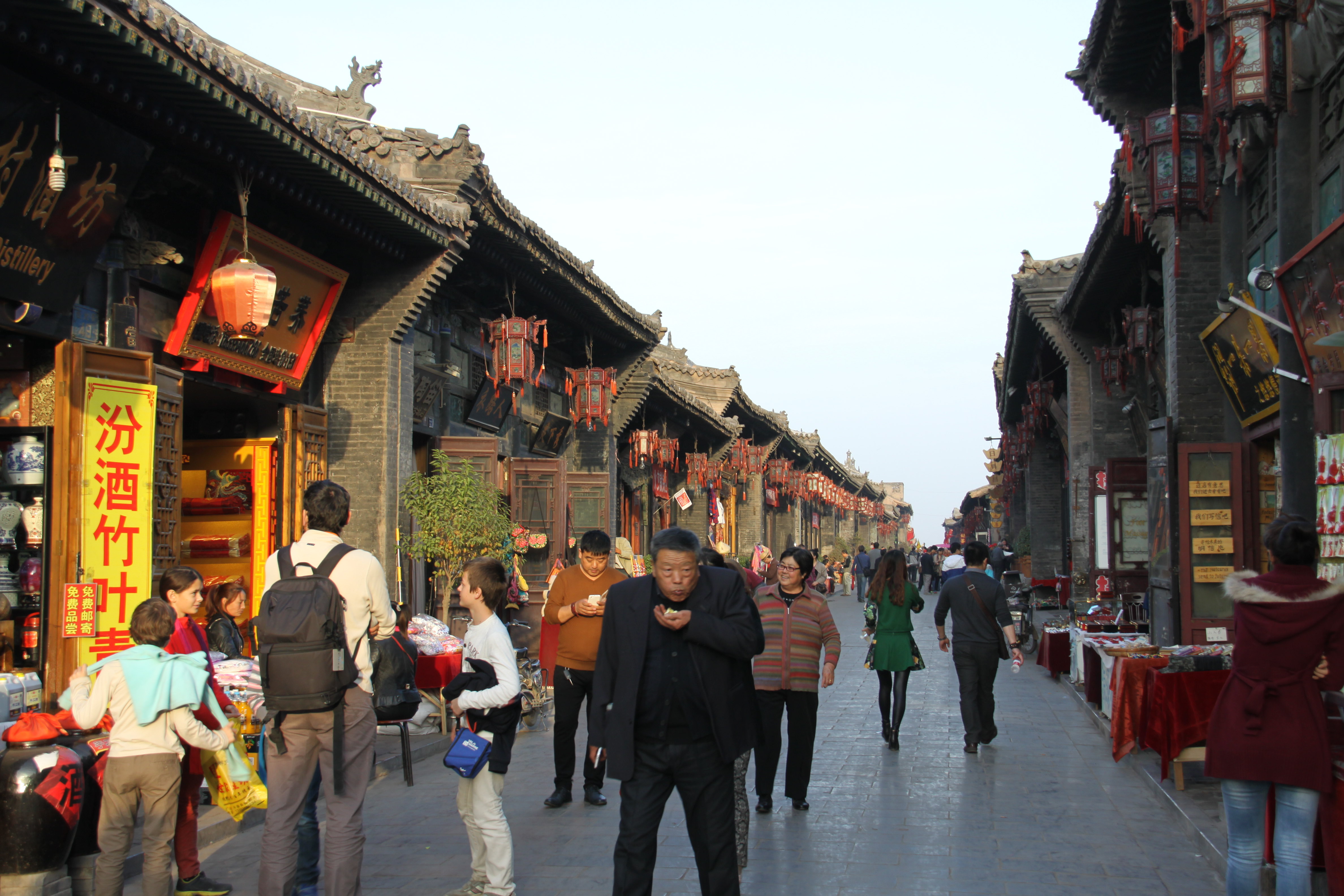 【携程攻略】山西明清古街景点,应该是古城里最为繁华的一条街了,很多