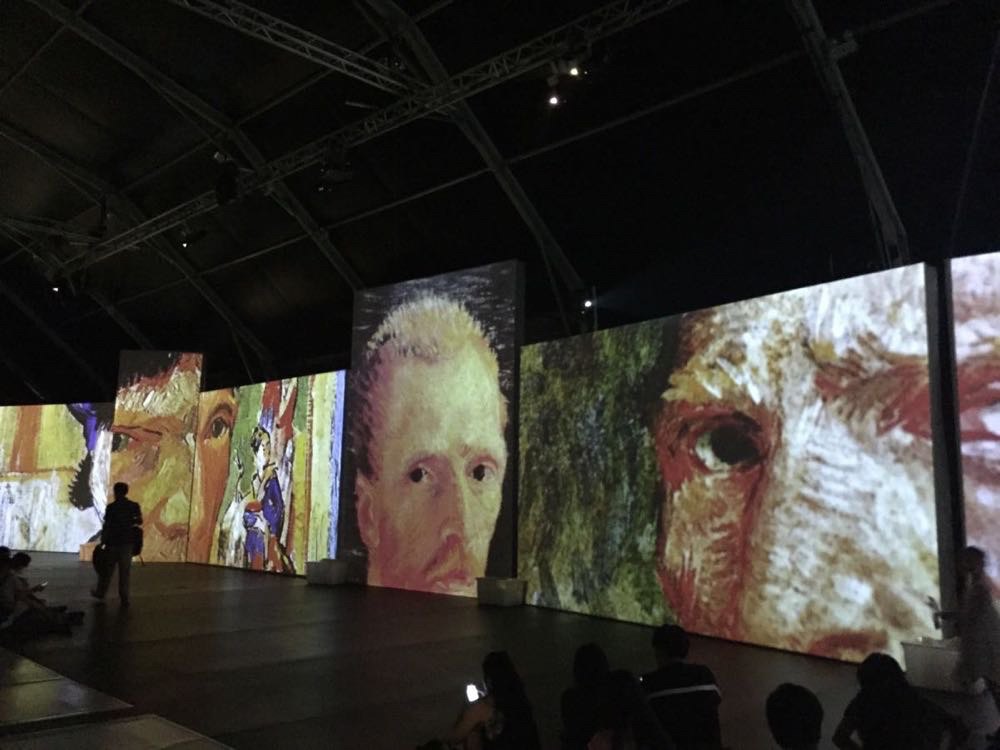 上海新天地一一梵高画展