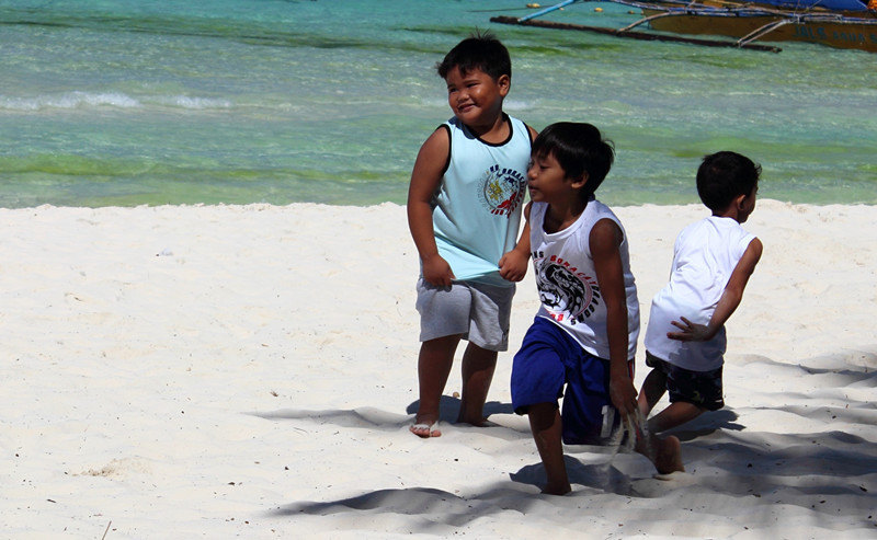 觉得这个小胖子超级可爱~~虽然运动能力实在有点弱