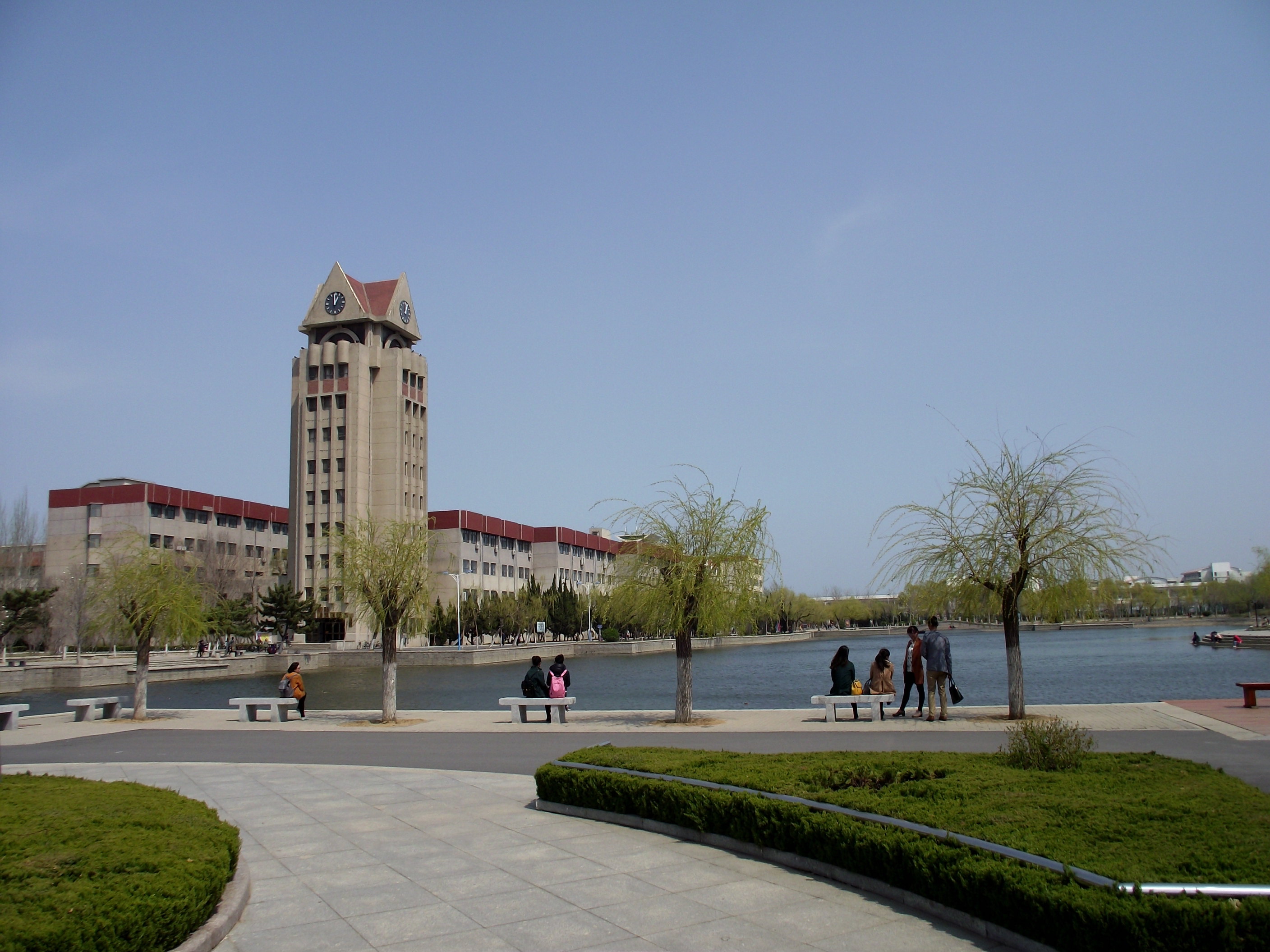                    烟台大学
