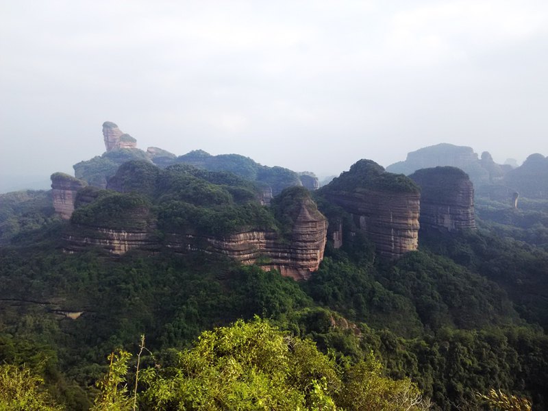 在长老峰看到的绝美景色-僧帽峰