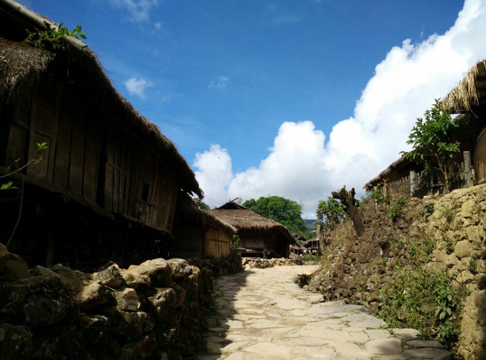 翁丁佤族原始群居村落