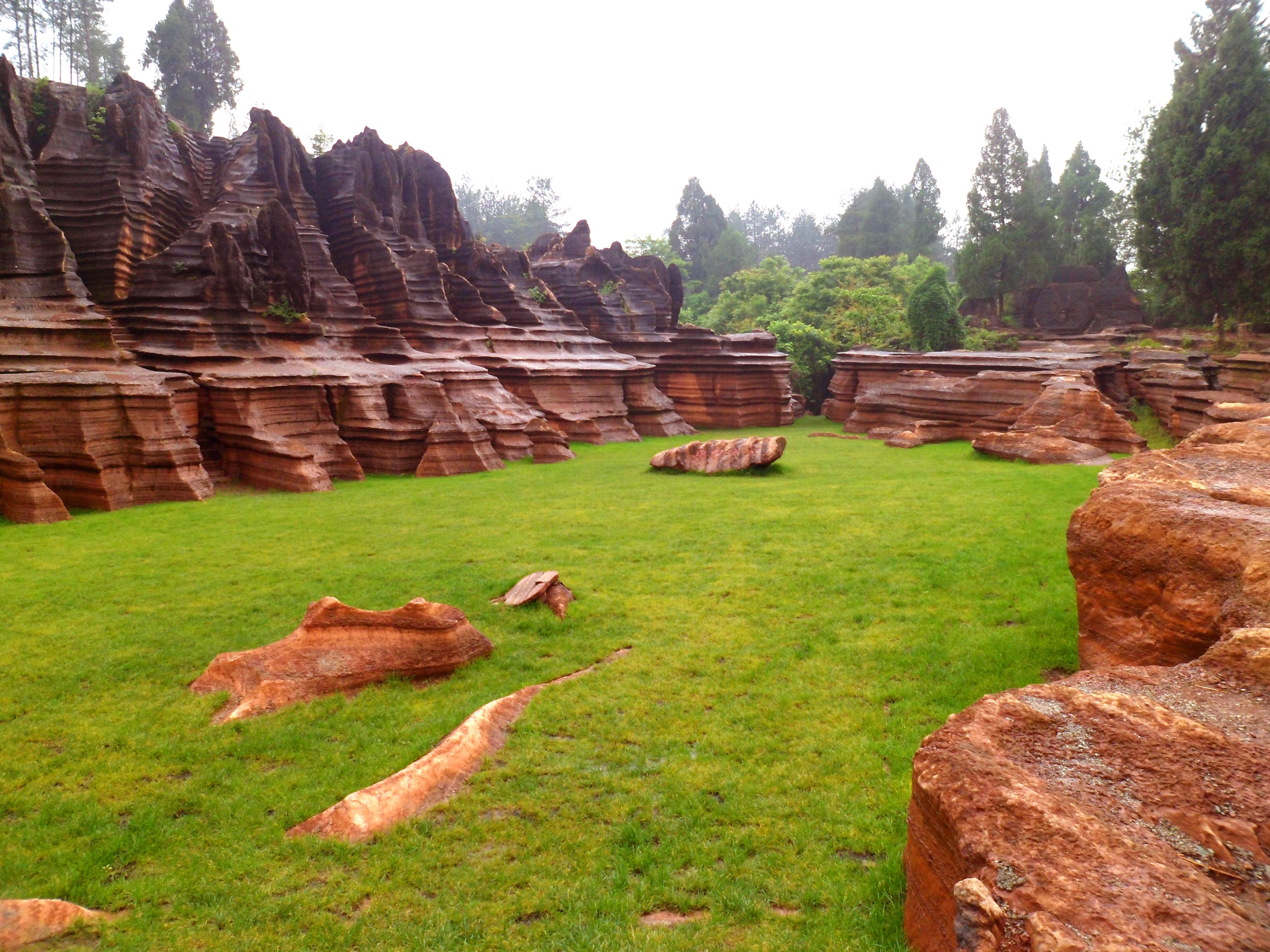 四川甘孜州拥有中国最大的红石公园_Day