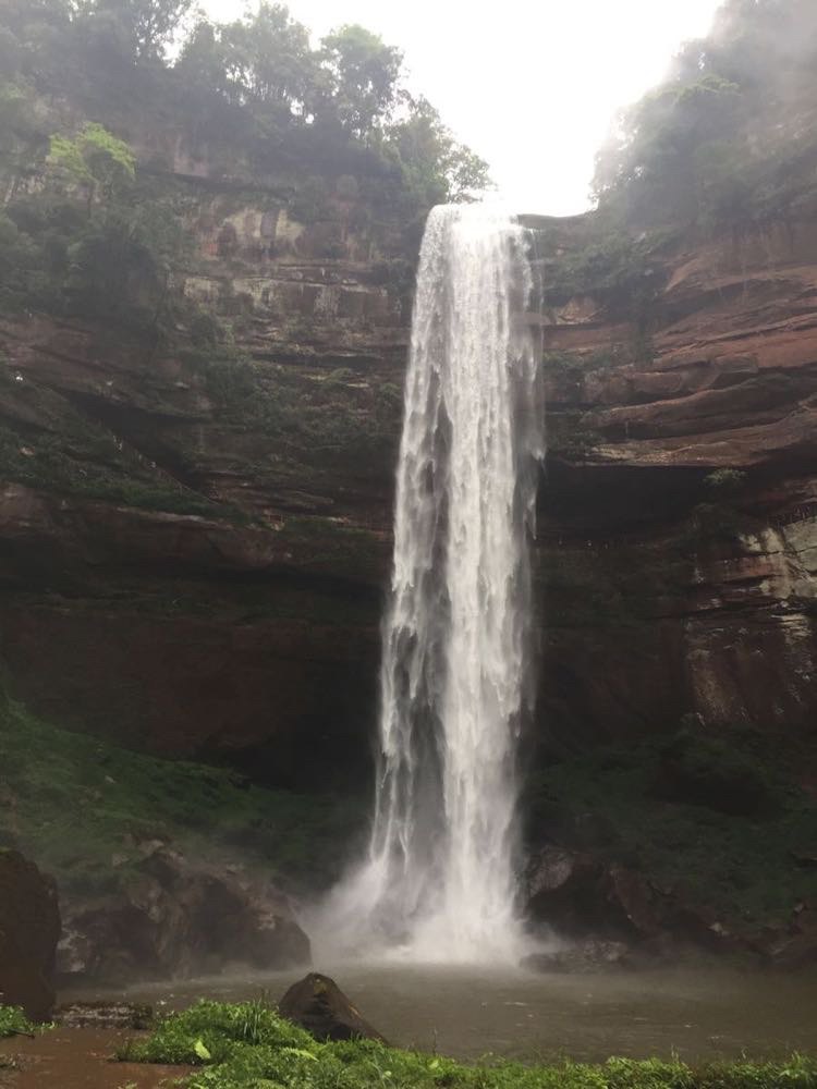 水口寺瀑布                                               四面山