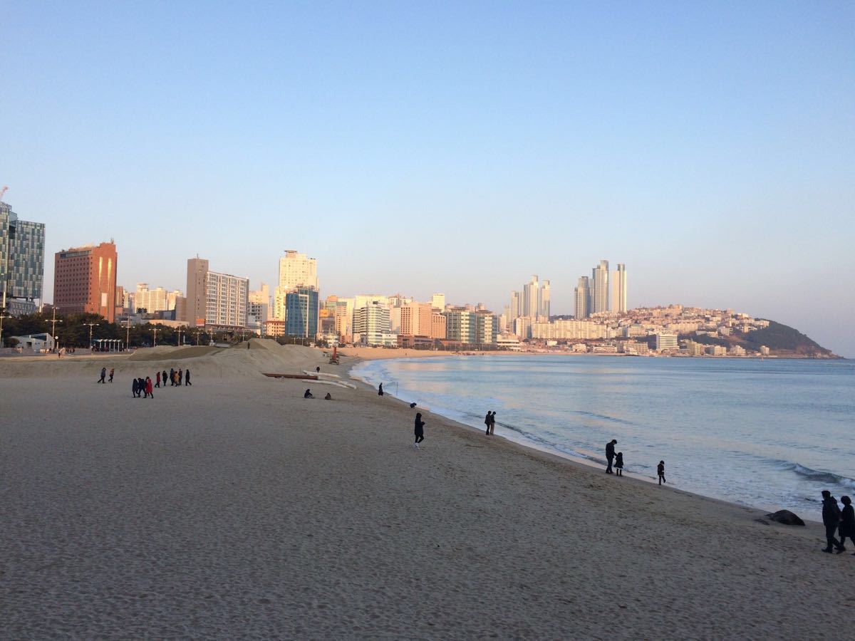 【携程攻略】釜山海云台海水浴场景点,沙滩在整修.海水挺干净的.