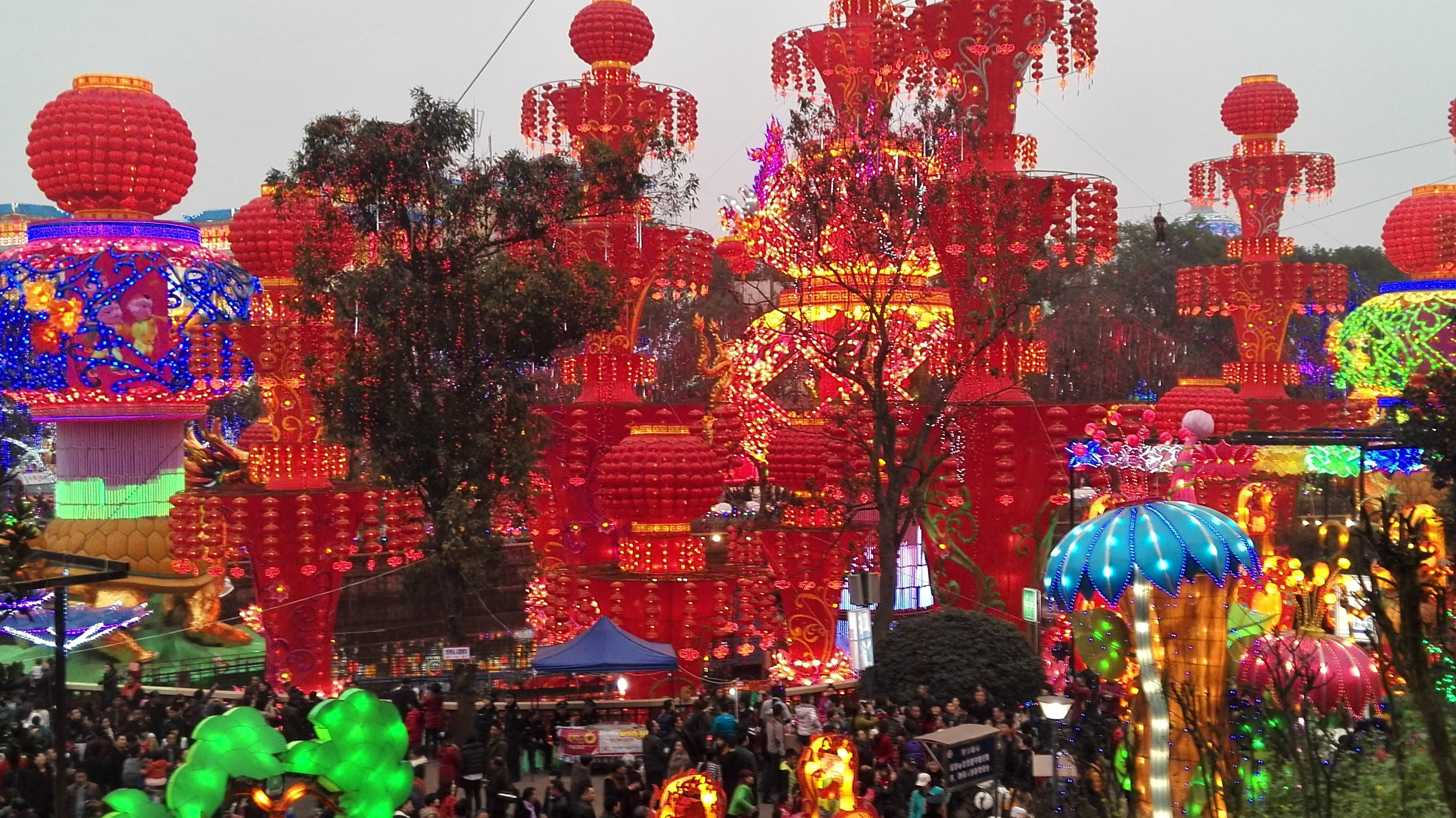 加游站#自贡灯,恐龙博物馆,乐山大佛春节游记拉萨市景点攻略图片