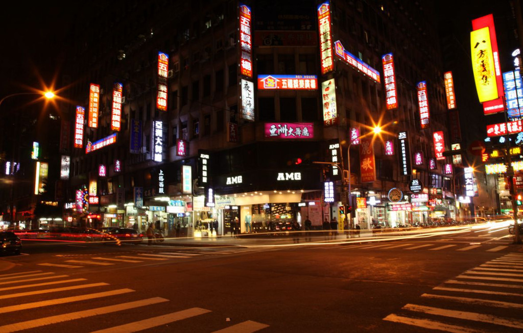 台北街头夜景