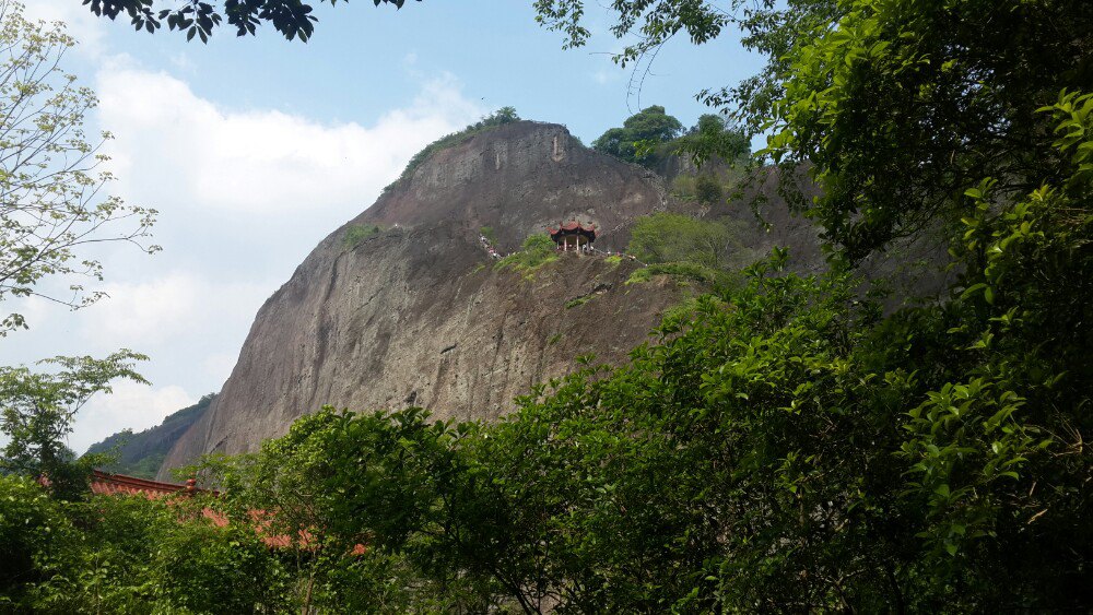                  爬天游峰还是有