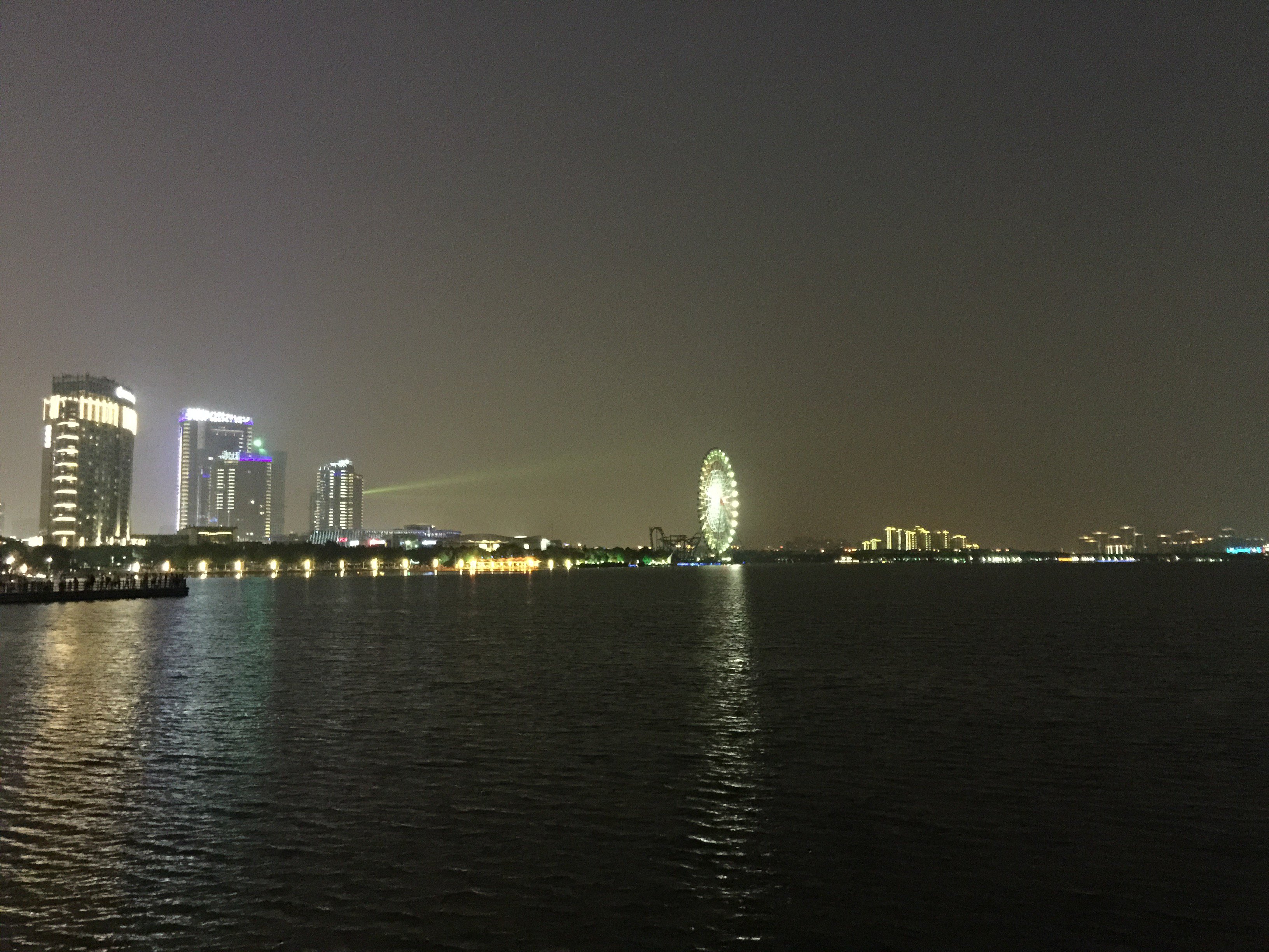                  金鸡湖夜景