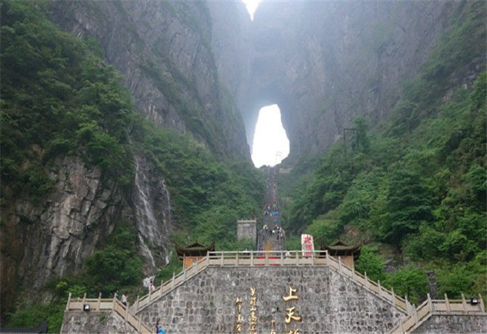 游湘西-张家界,黄龙洞,大峡谷,天门山,凤凰超强游记攻略(费用 线路 美