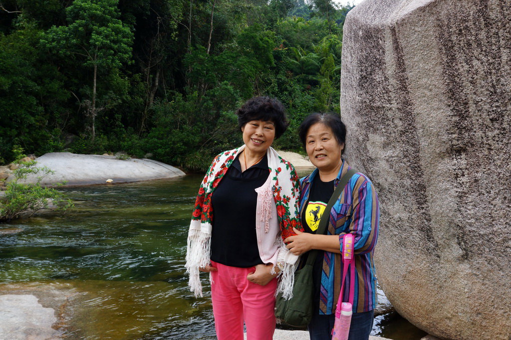 吊罗山戏水