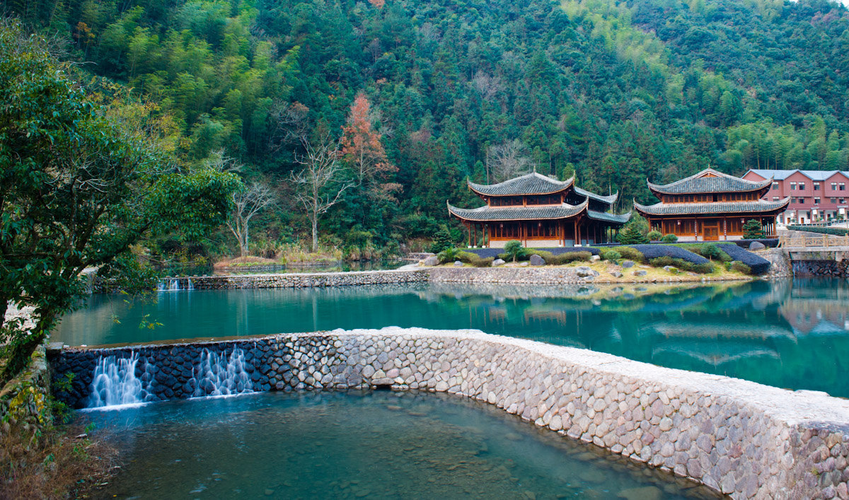 07月24日武义天气预报:雷阵雨 气温: 26℃~35
