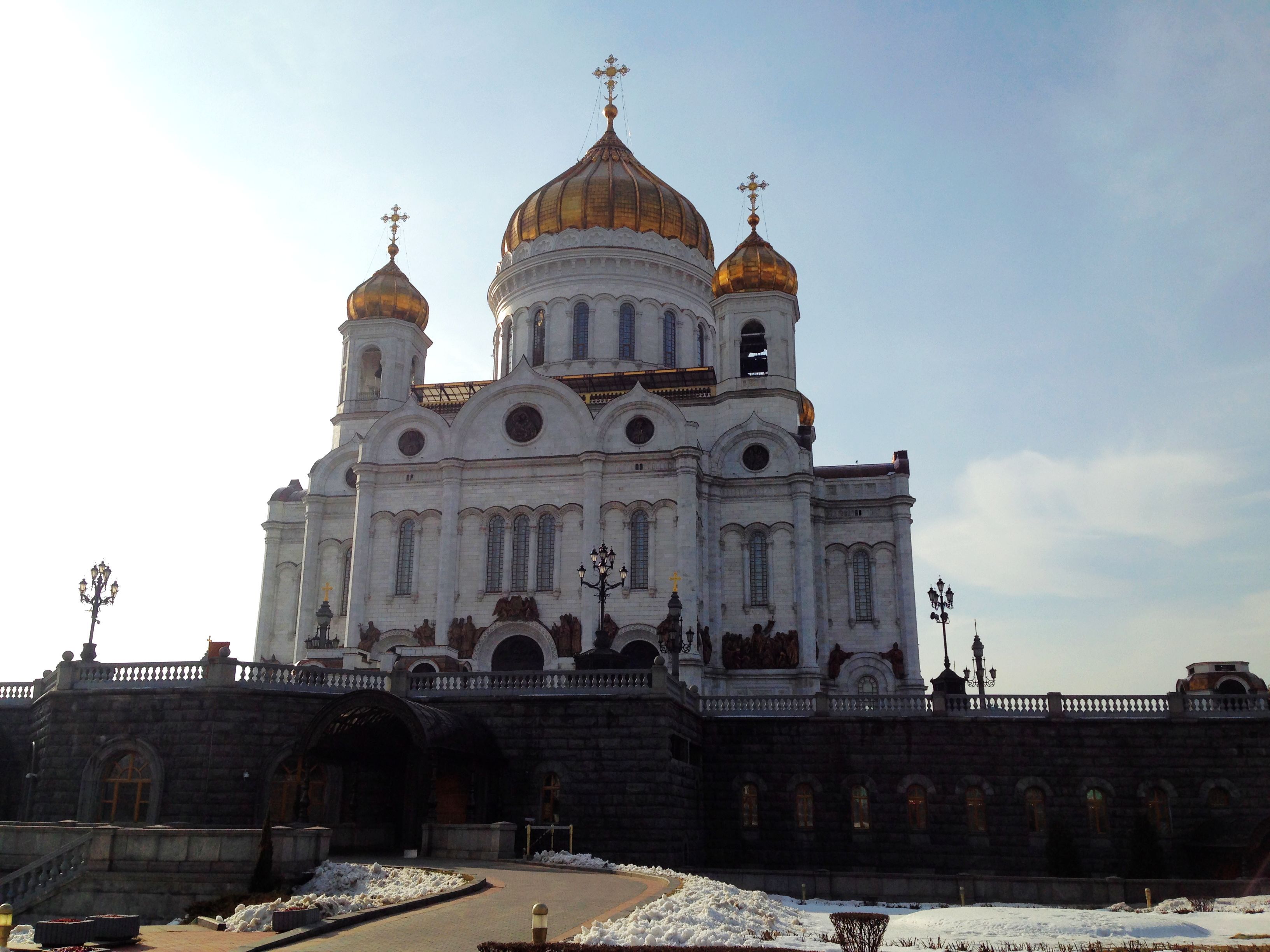 【携程攻略】莫斯科基督救世主大教堂景点,俄罗斯的基督救世主大教堂，位于莫斯科河边，是世界上最高的东正教教…