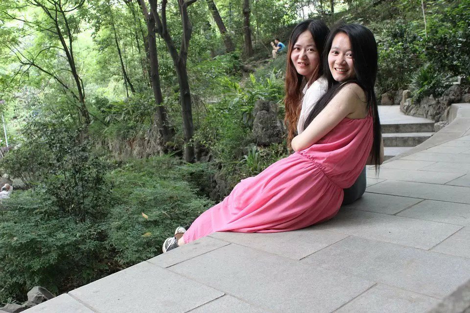 公园里的好high,街舞,国际舞,广场舞……后面我们又在公园里自拍了