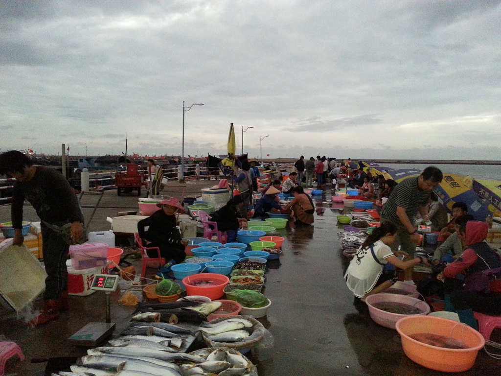 八所镇码头海鲜市场