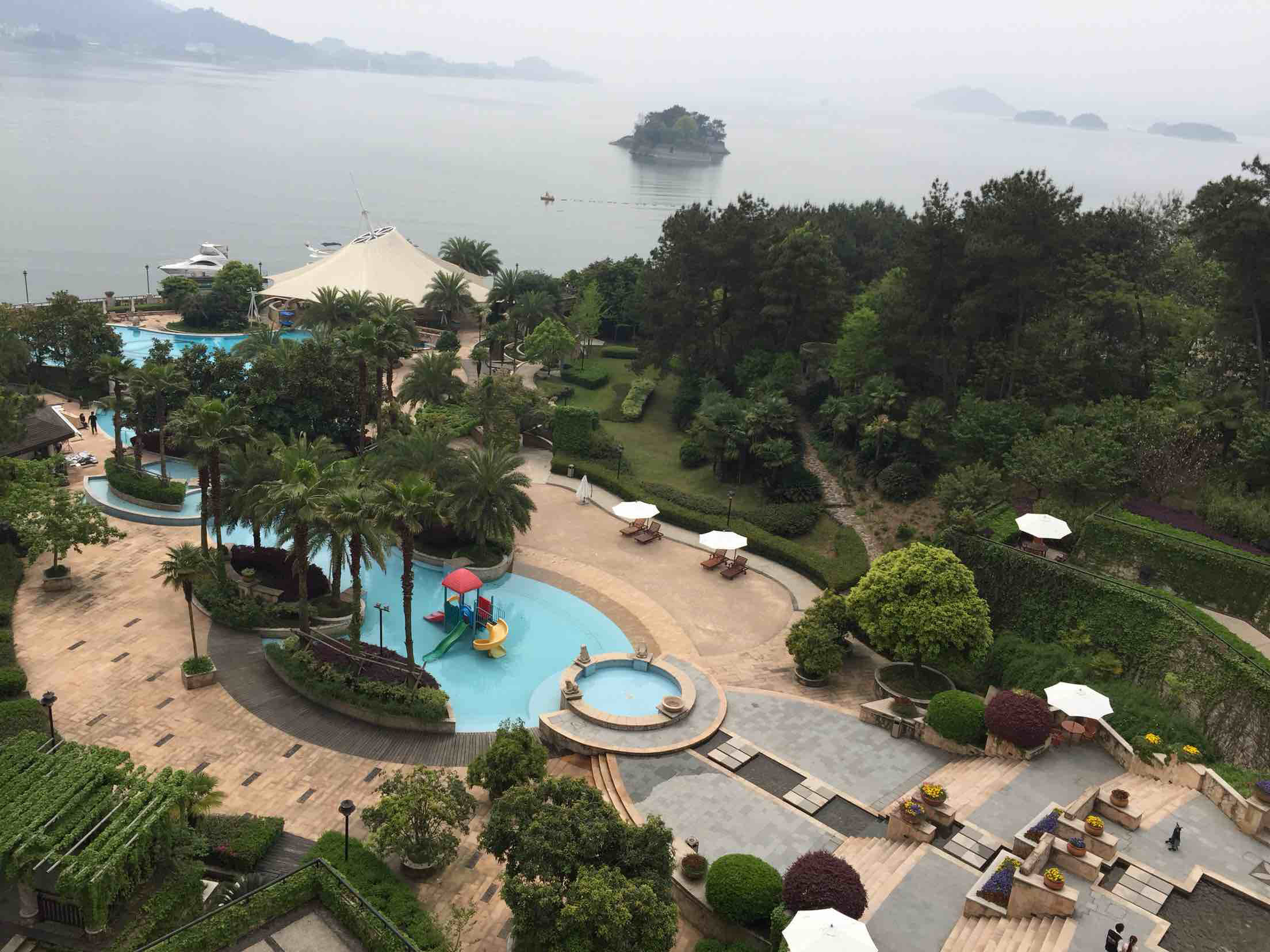 去千岛湖玩住在那个酒店比较方便经济实惠