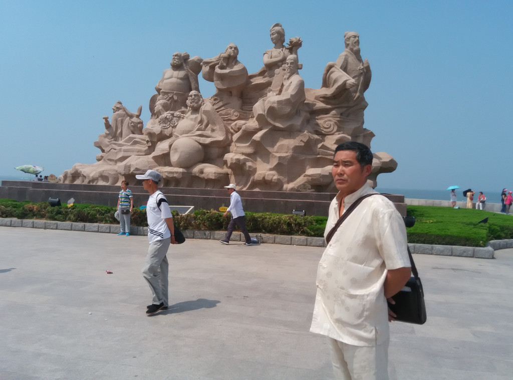 八仙过海雕塑