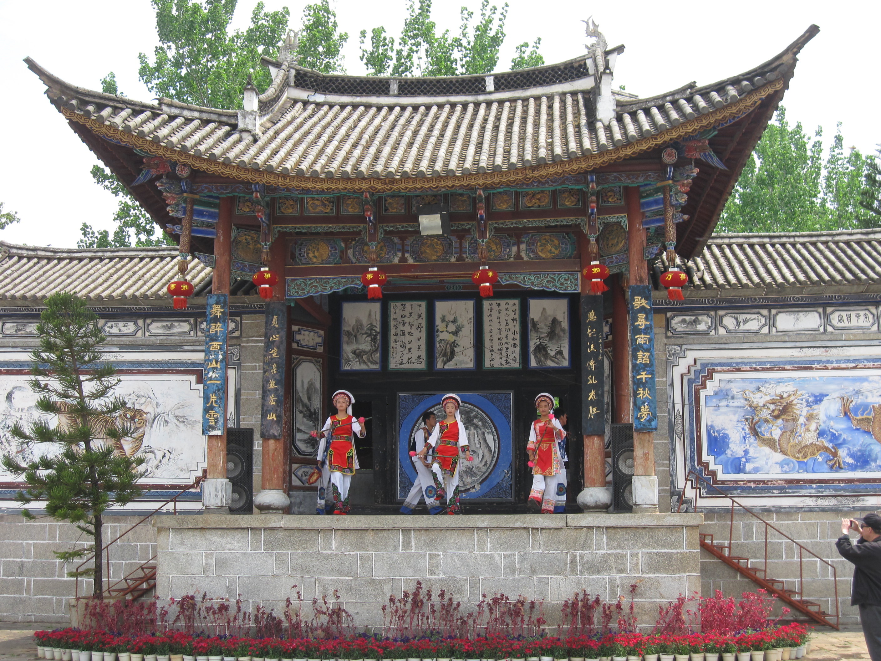                  云南民族村