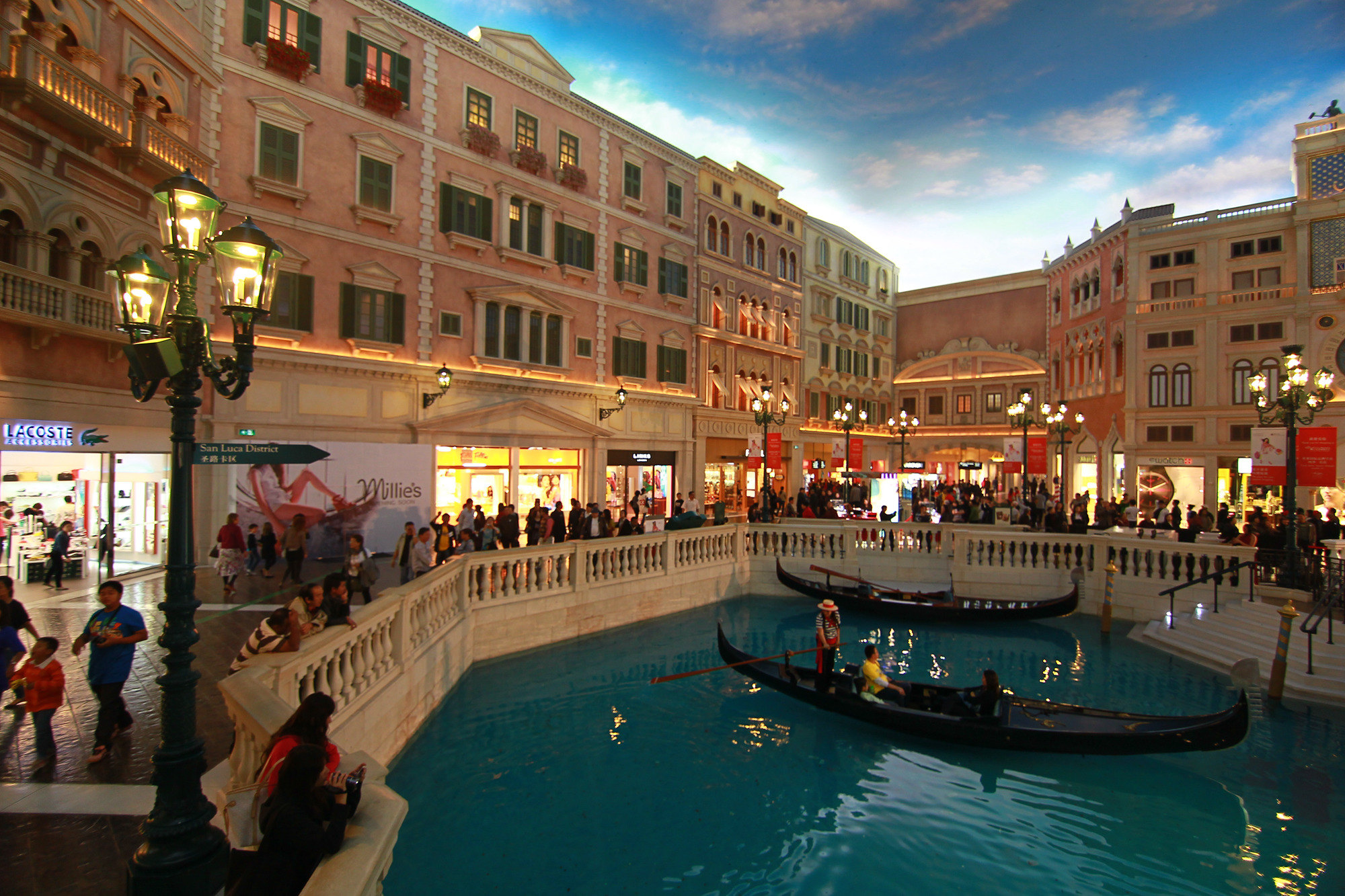 香港+澳门4日跟团游(3钻)·蜡像馆\/迪士尼乐园