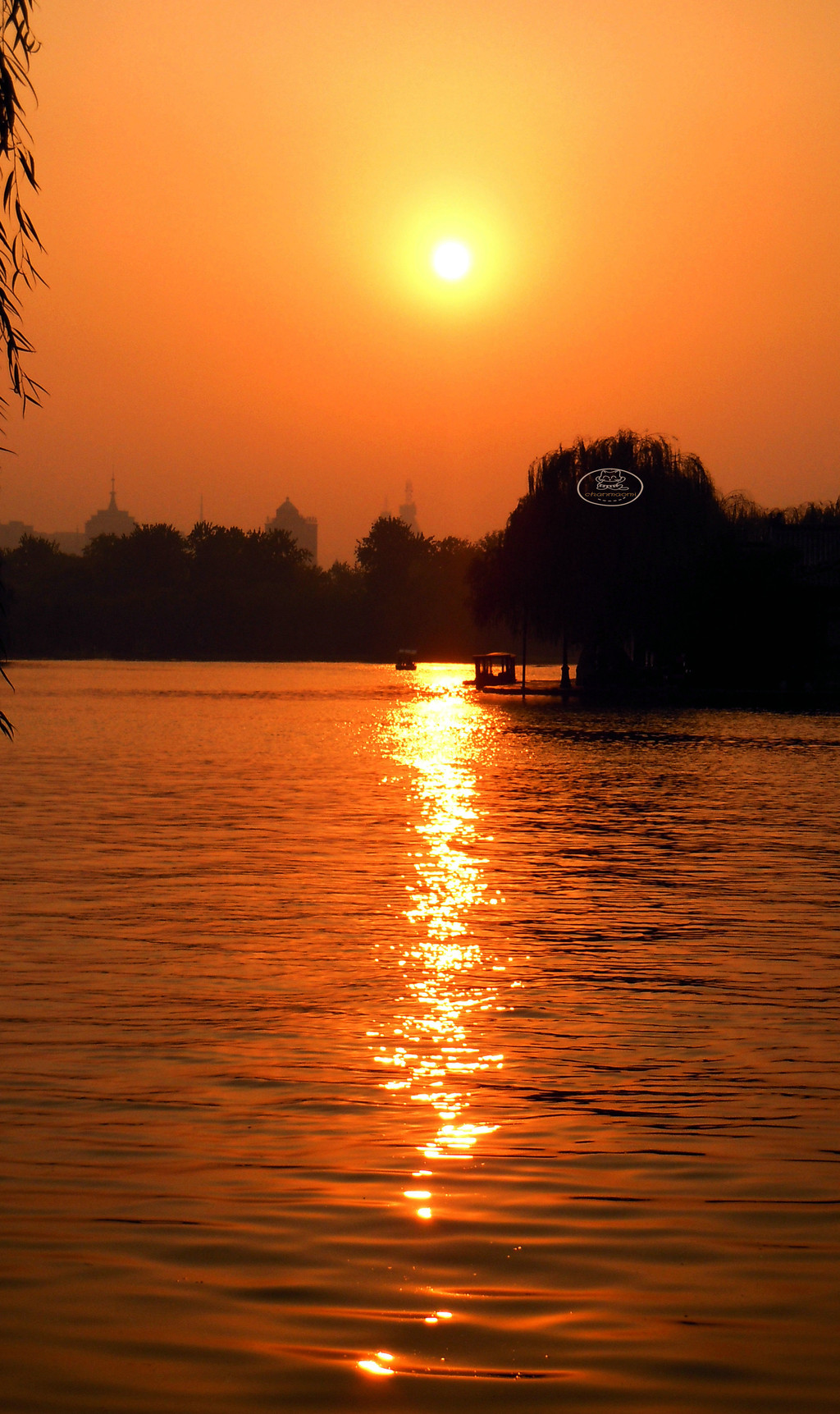 落日余晖.夕阳西下.赤朱丹彤.晚霞满天.