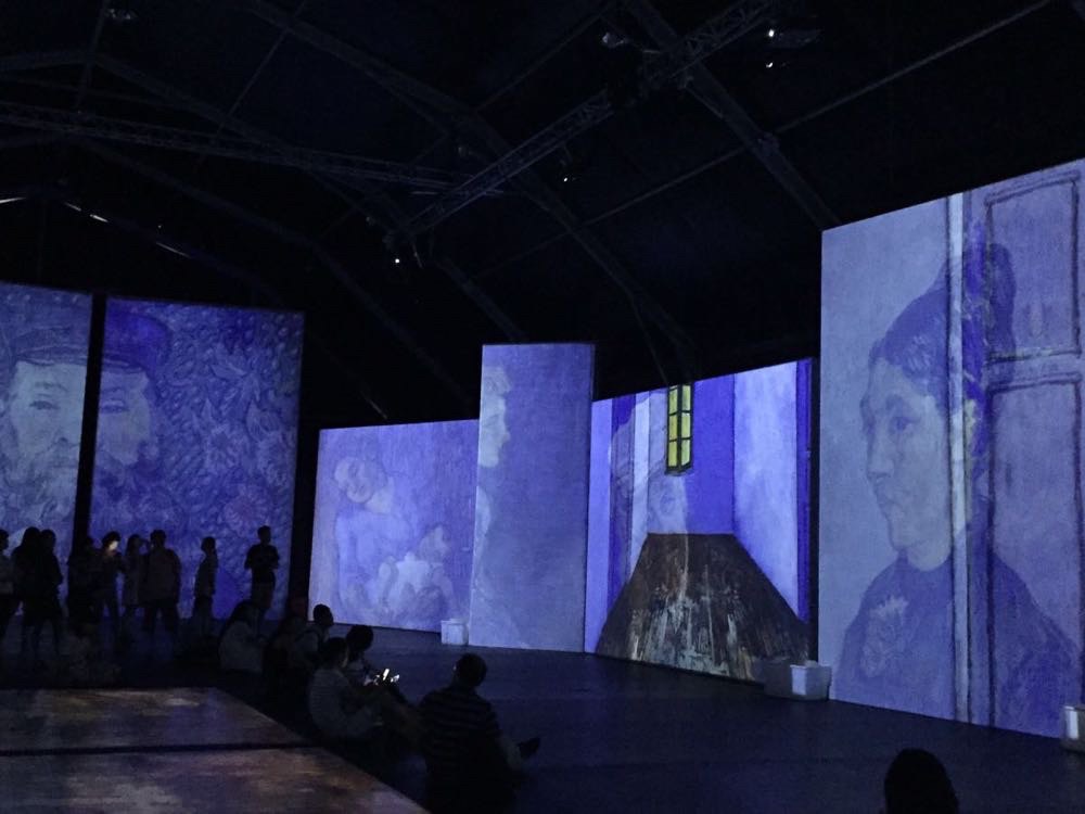 上海新天地一一梵高画展